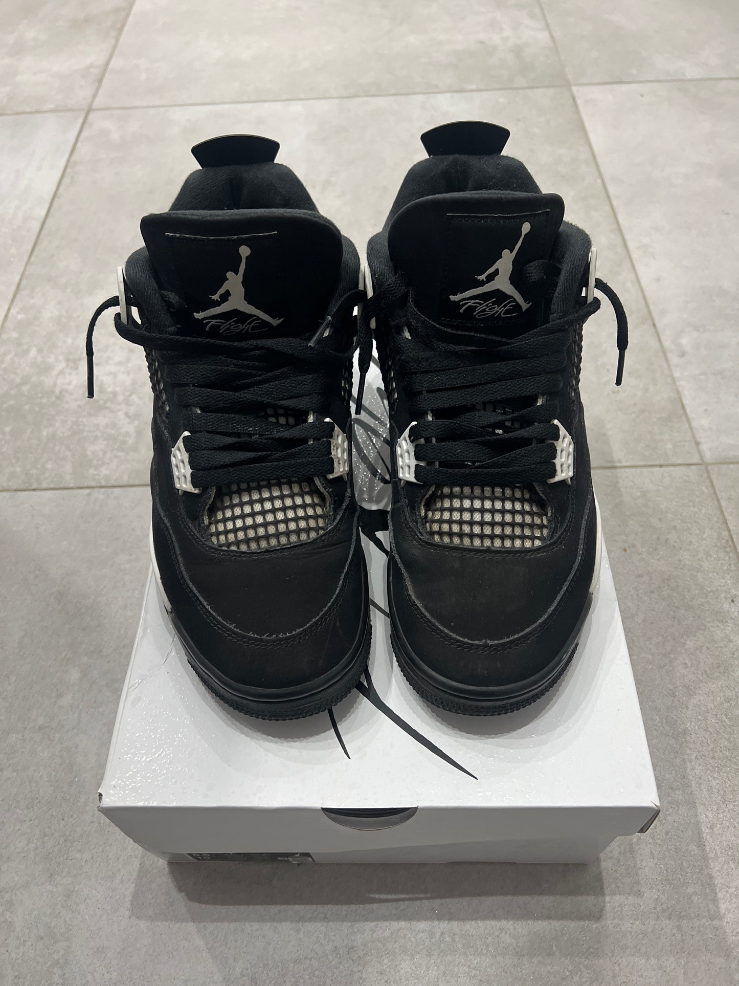 Air Jordan 4 White Thunder