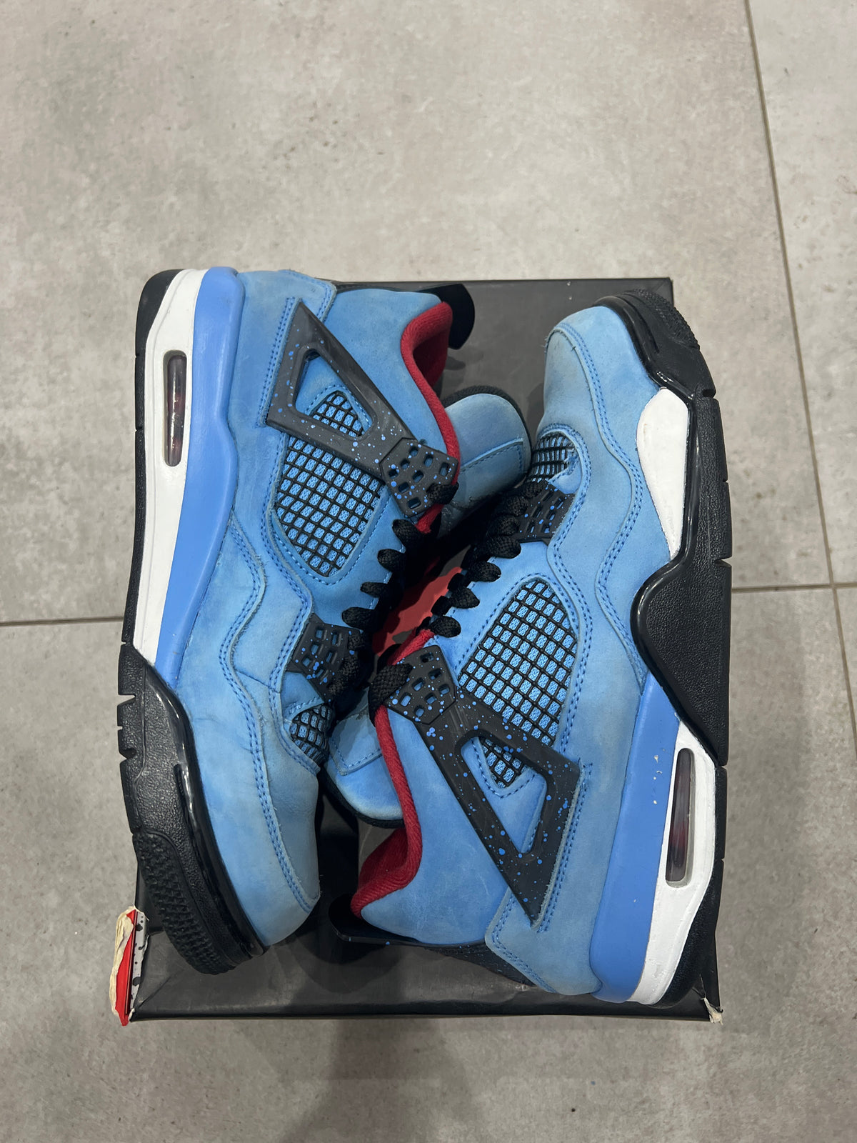 Jordan 4 x Travis Scott