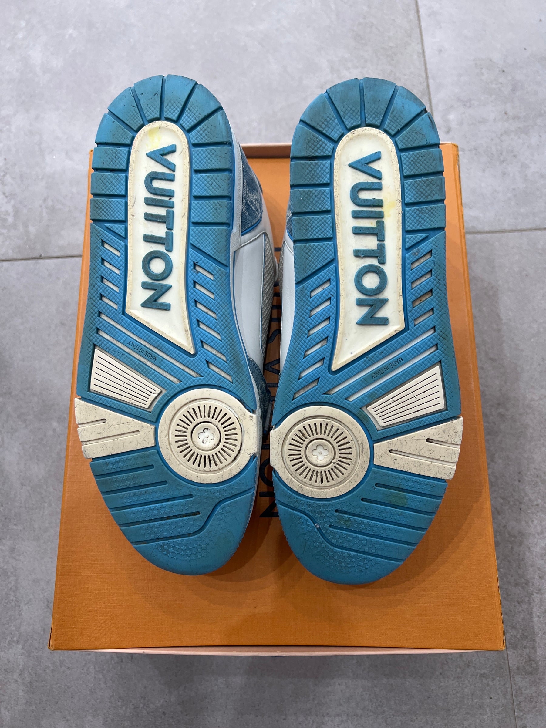 Louis Vuitton Trainer baby blue denim