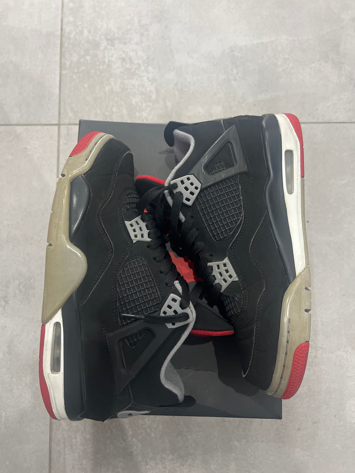Jordan 4 Bred (2019)