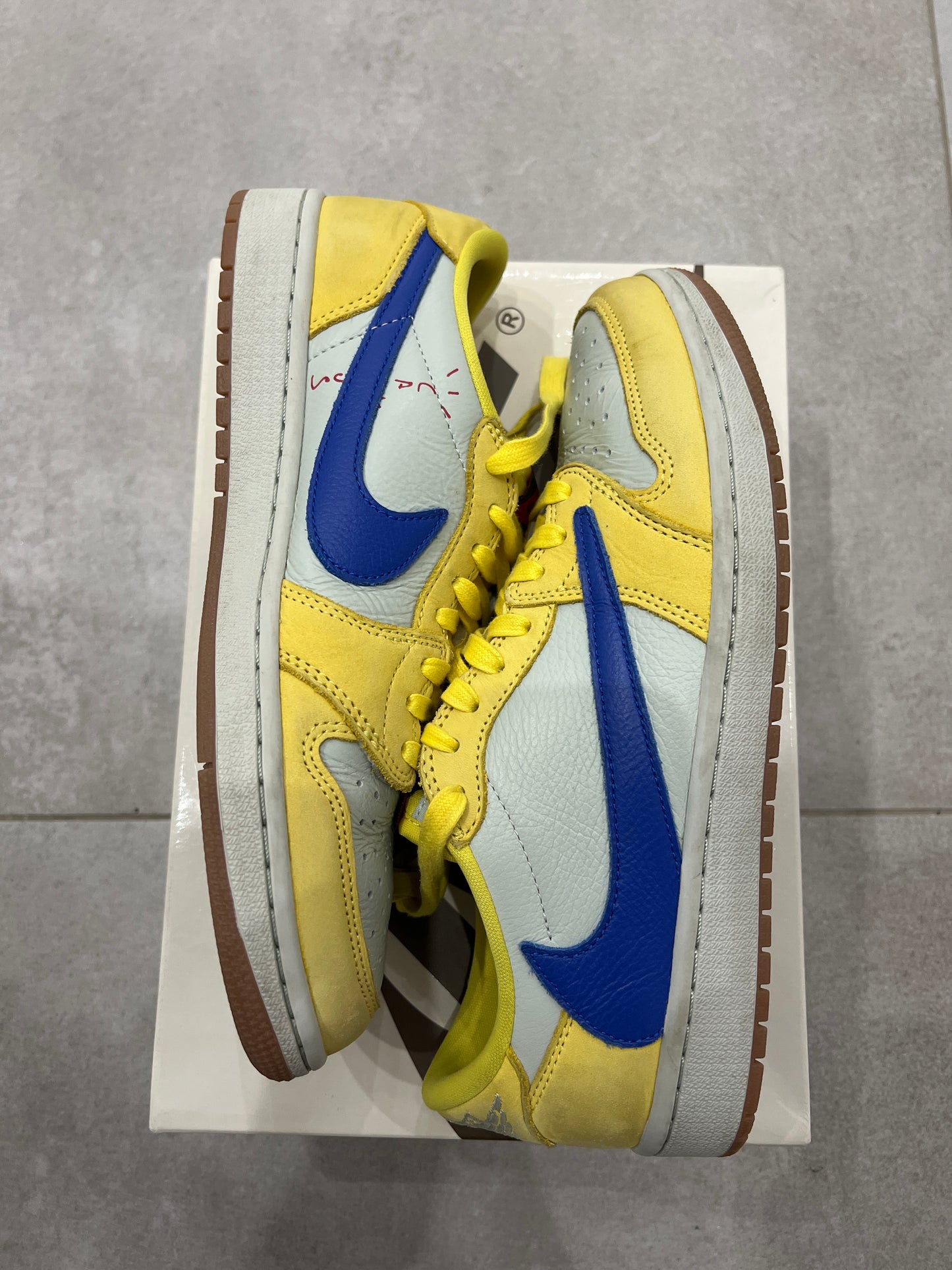 Jordan 1 Low x Travis Scott Canary
