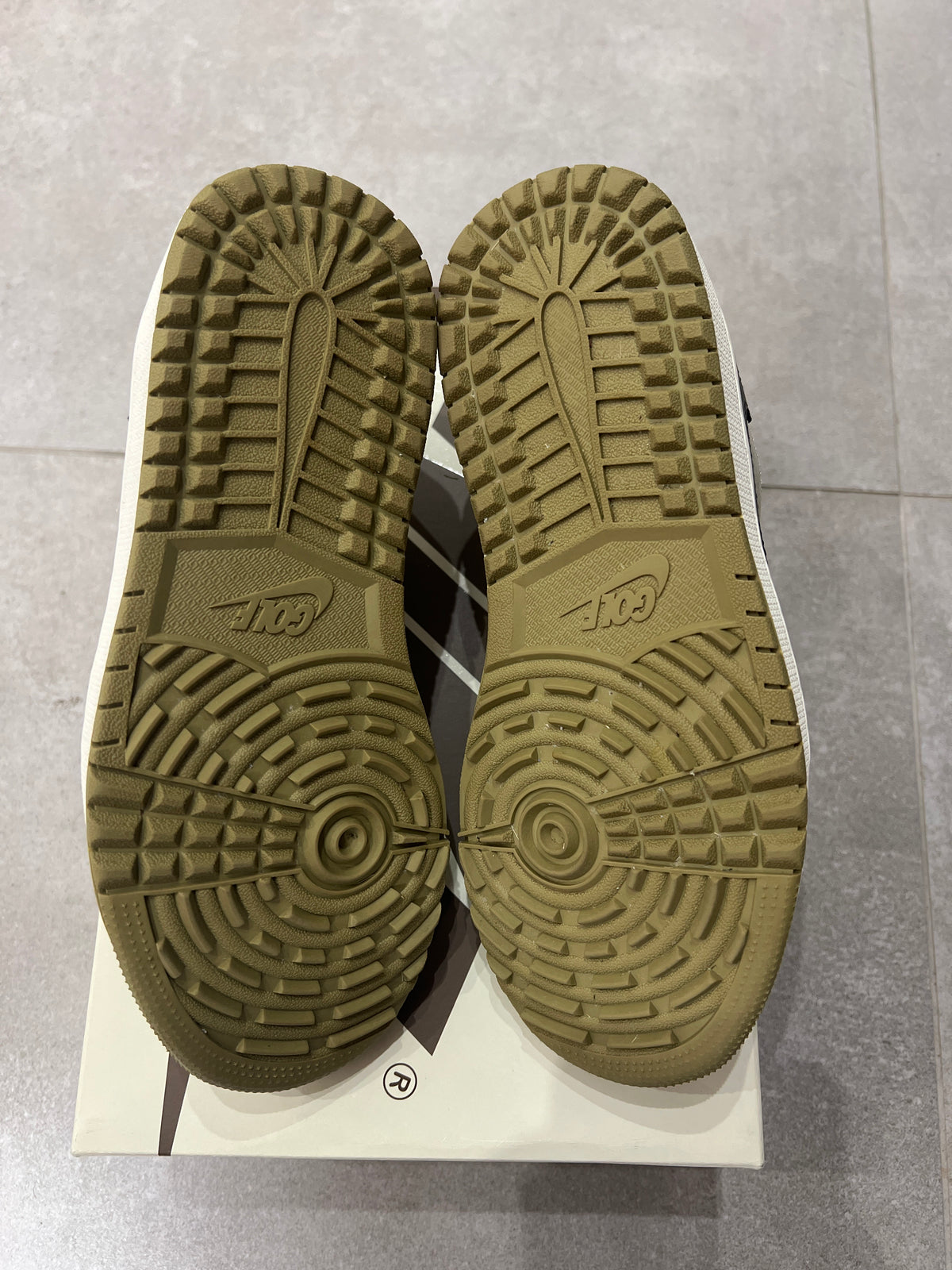 Jordan 1 Low Golf x Travis Scott Neutral Olive