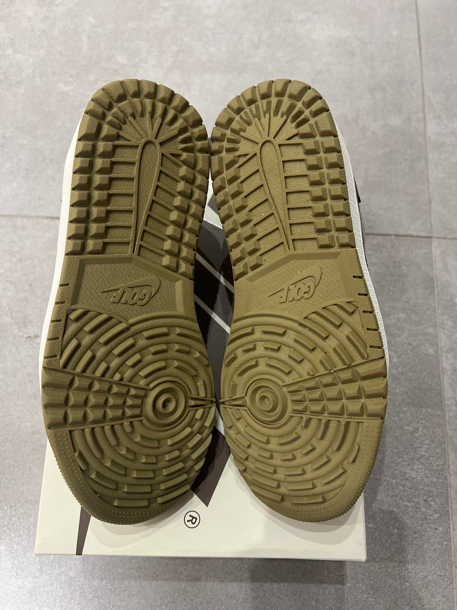 Jordan 1 Low Golf x Travis Scott Neutral Olive