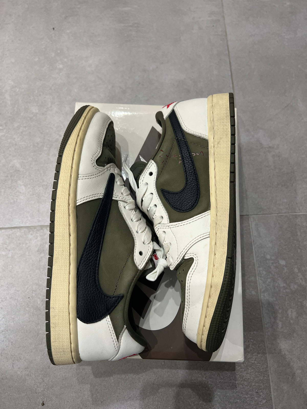 Jordan 1 Low x Travis Scott Medium Olive