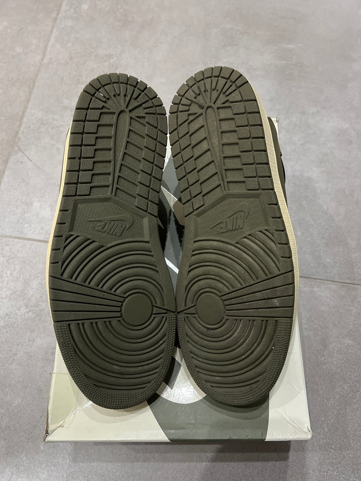Jordan 1 Low x Travis Scott Olive