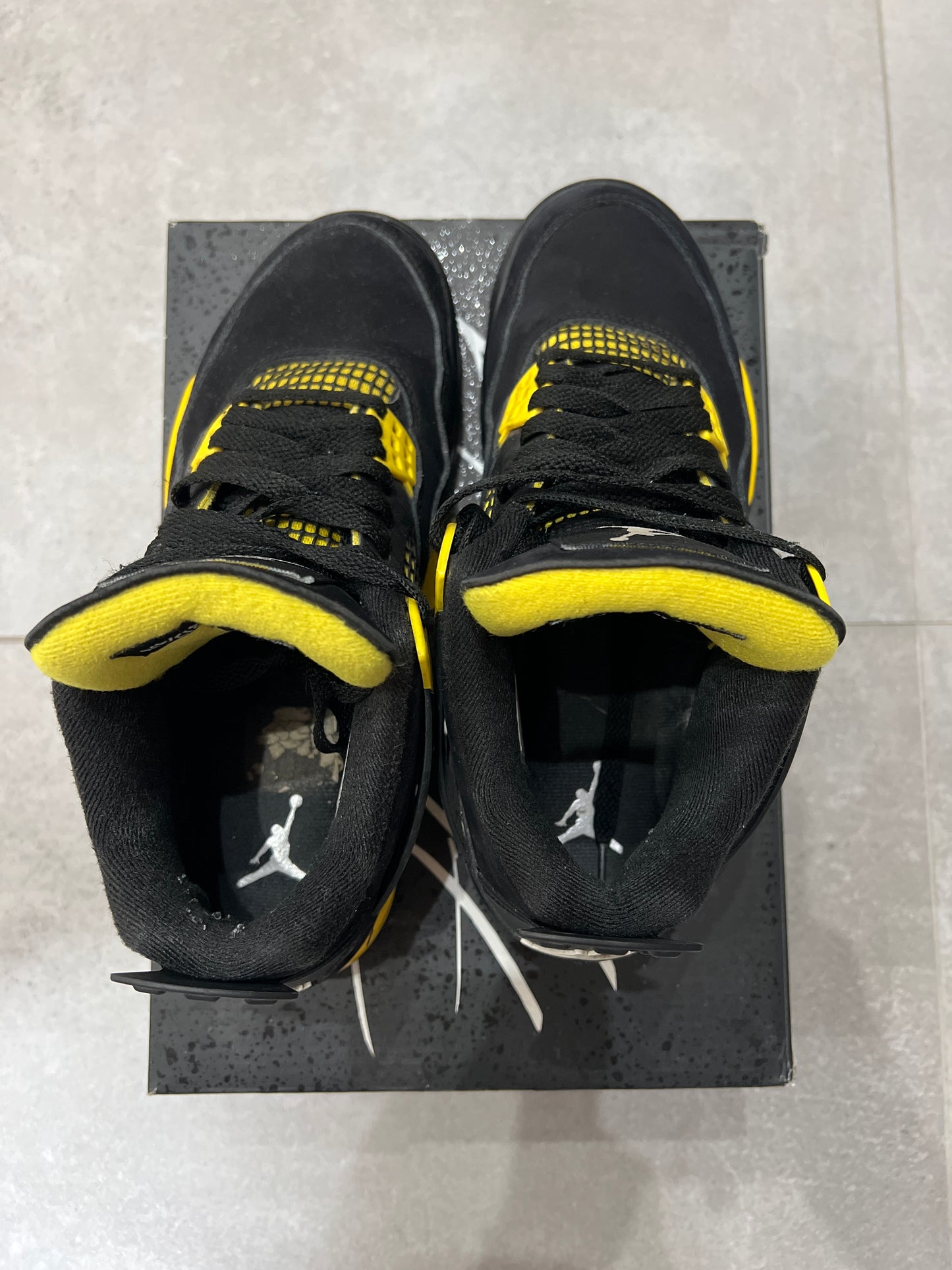 Jordan 4 Thunder