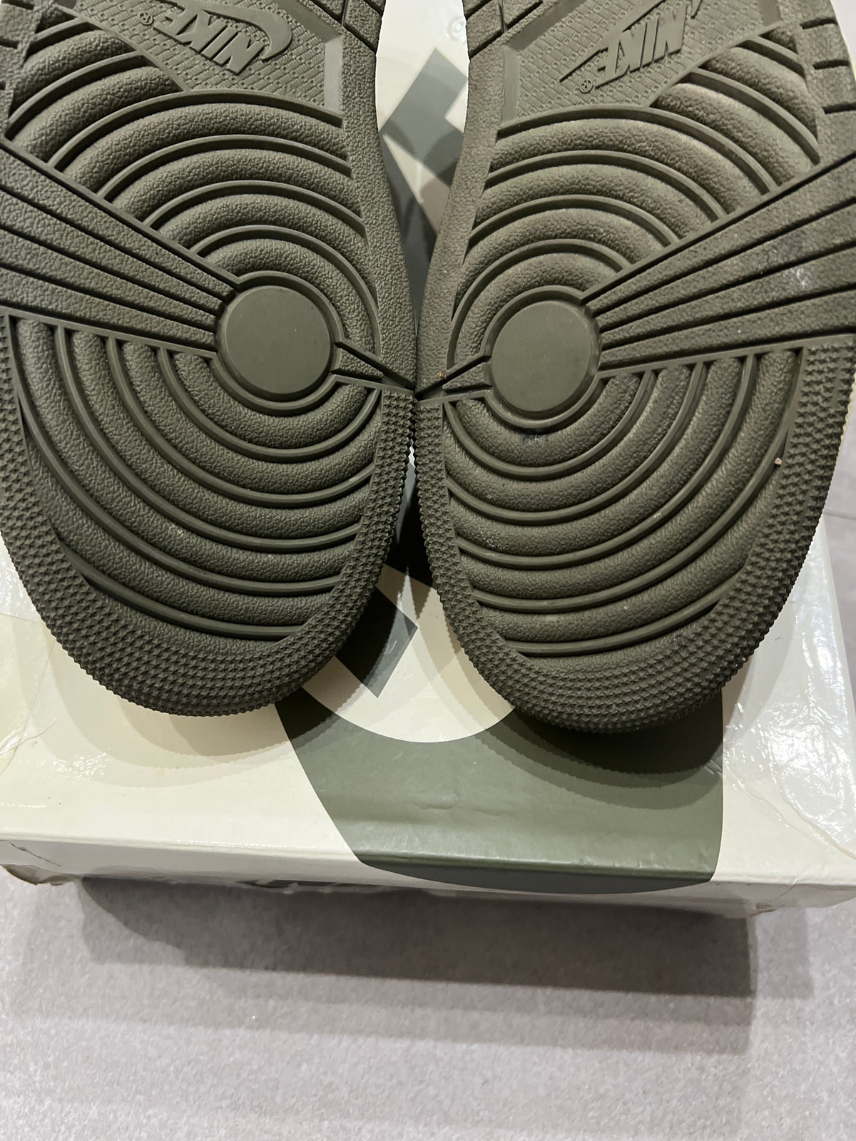 Jordan 1 Low x Travis Scott Olive
