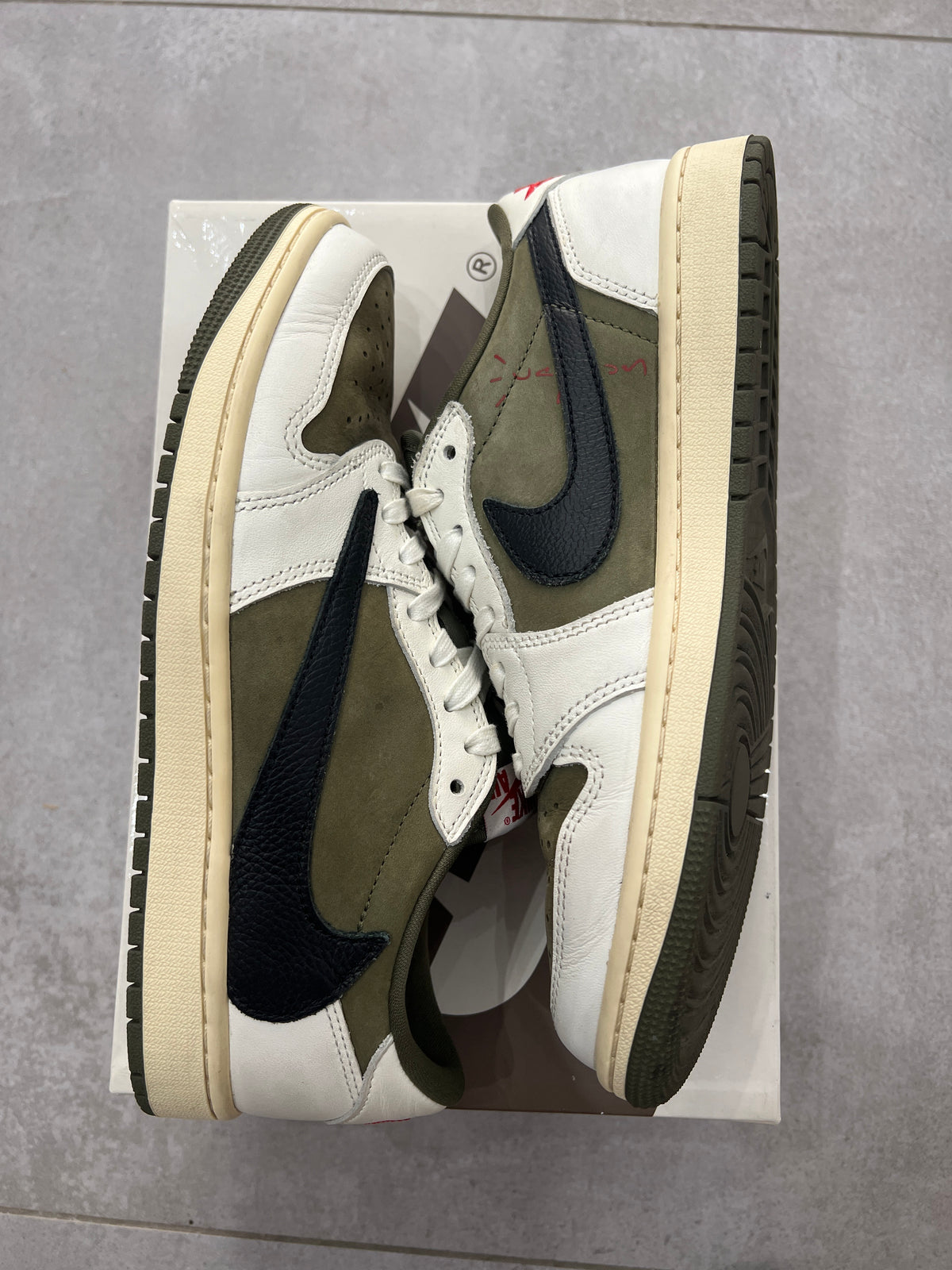 Jordan 1 Low x Travis Scott Medium Olive
