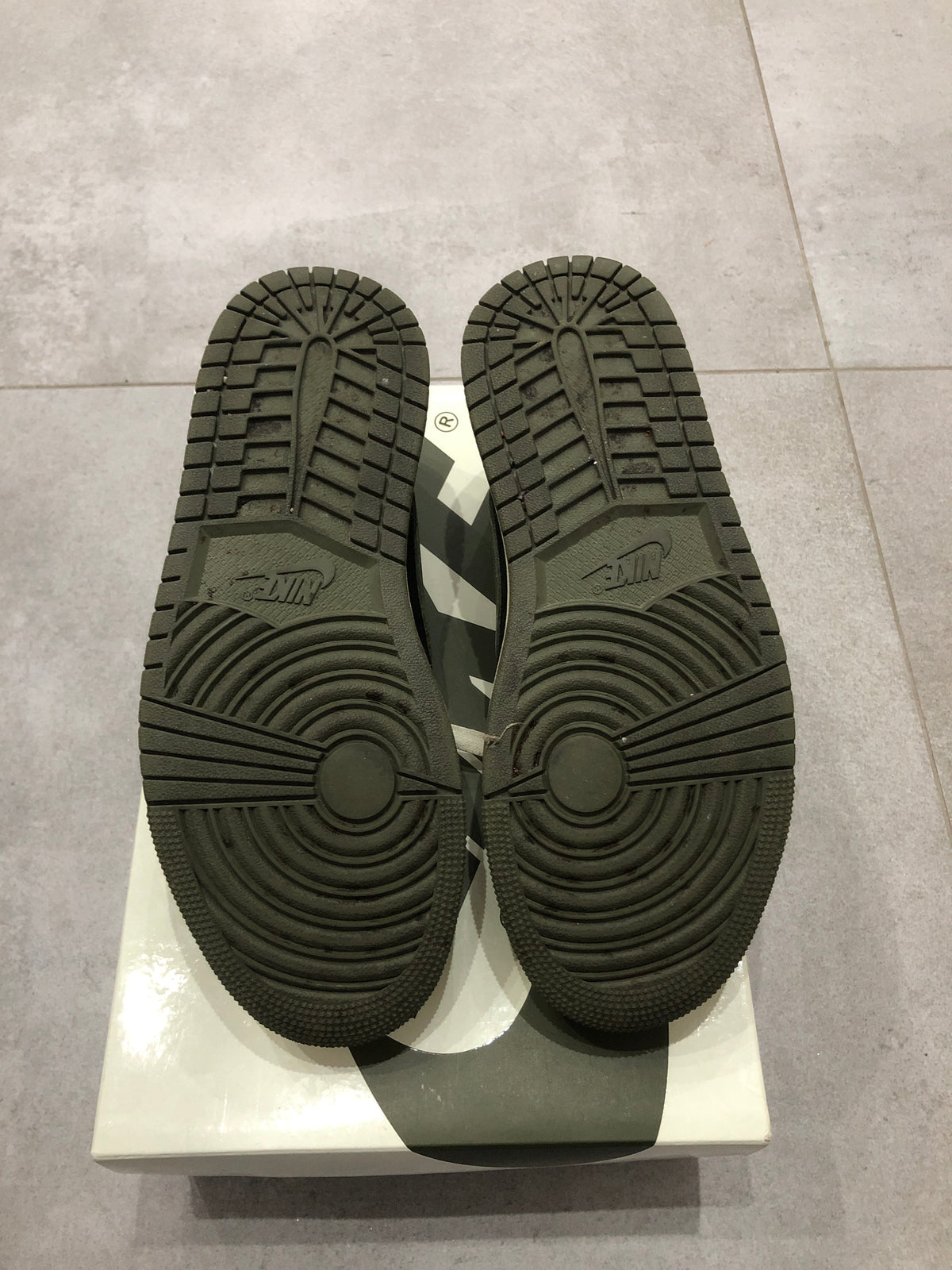 Air Jordan 1 Low x Travis Scott „Olive”