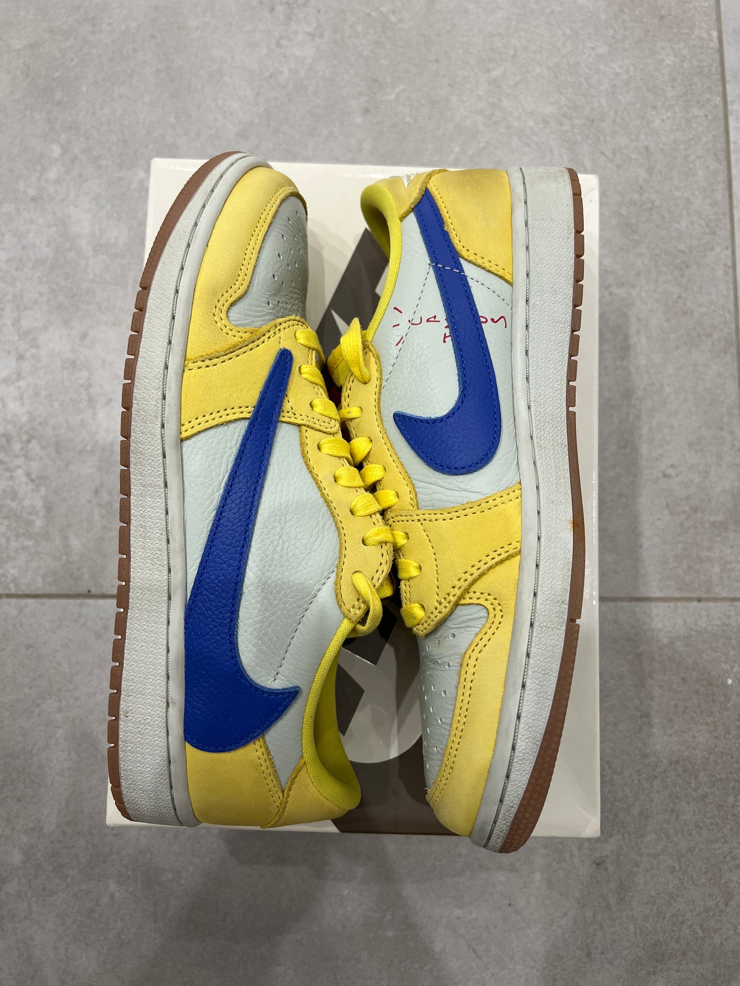 Jordan 1 Low x Travis Scott Canary