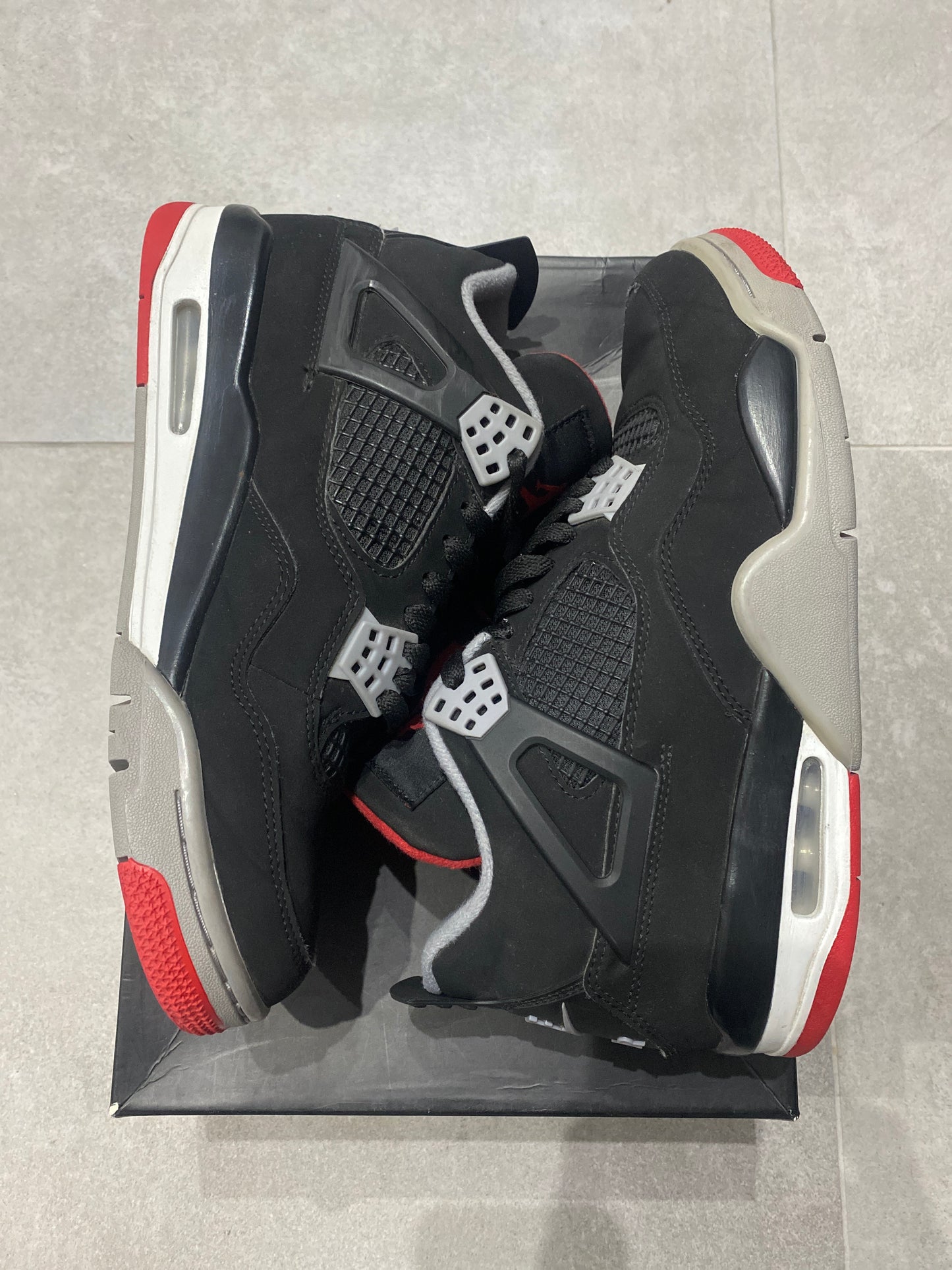 Air Jordan 4 Bred (2019)