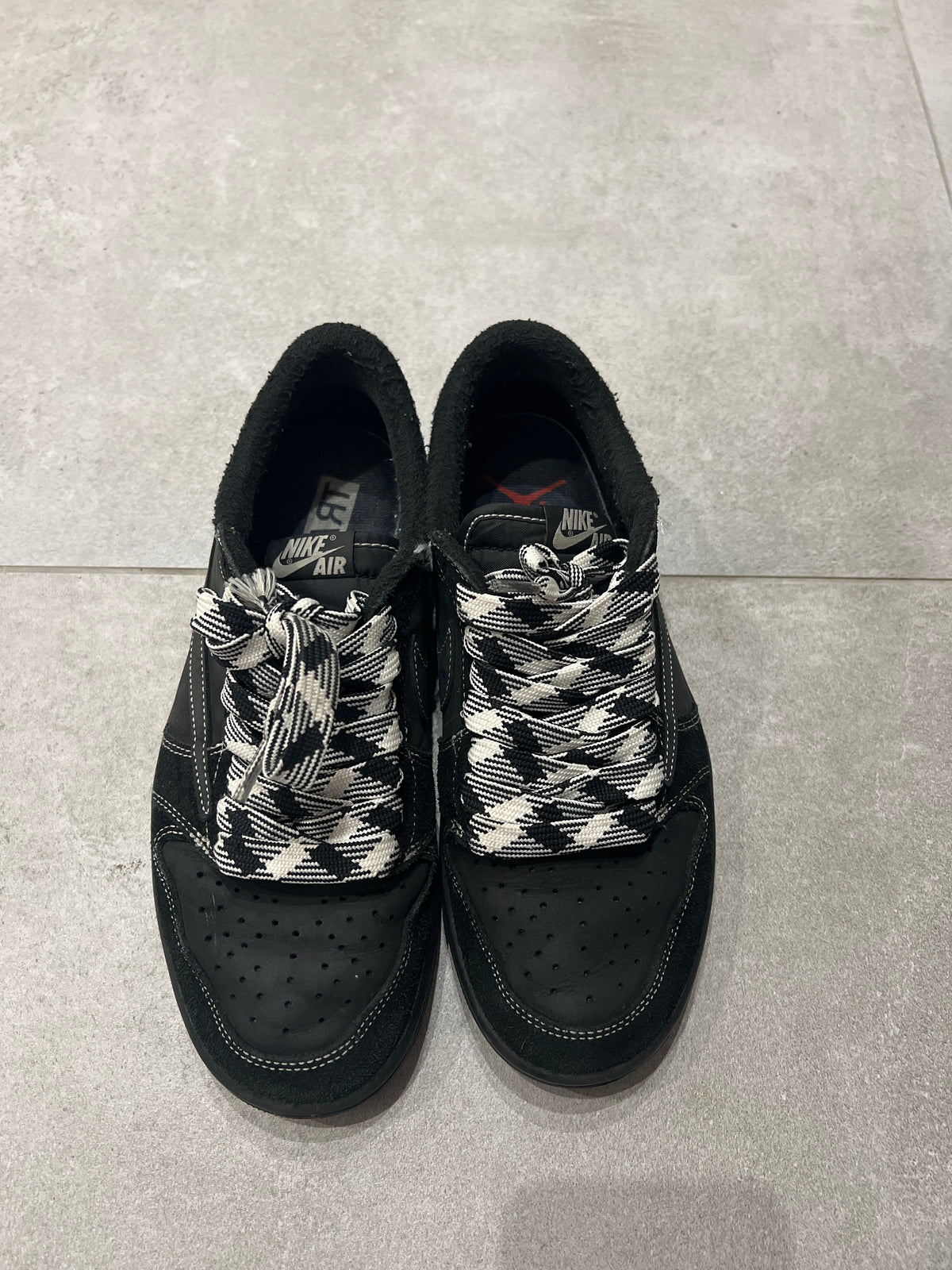 Jordan 1 Low x Travis Scott Black Phantom